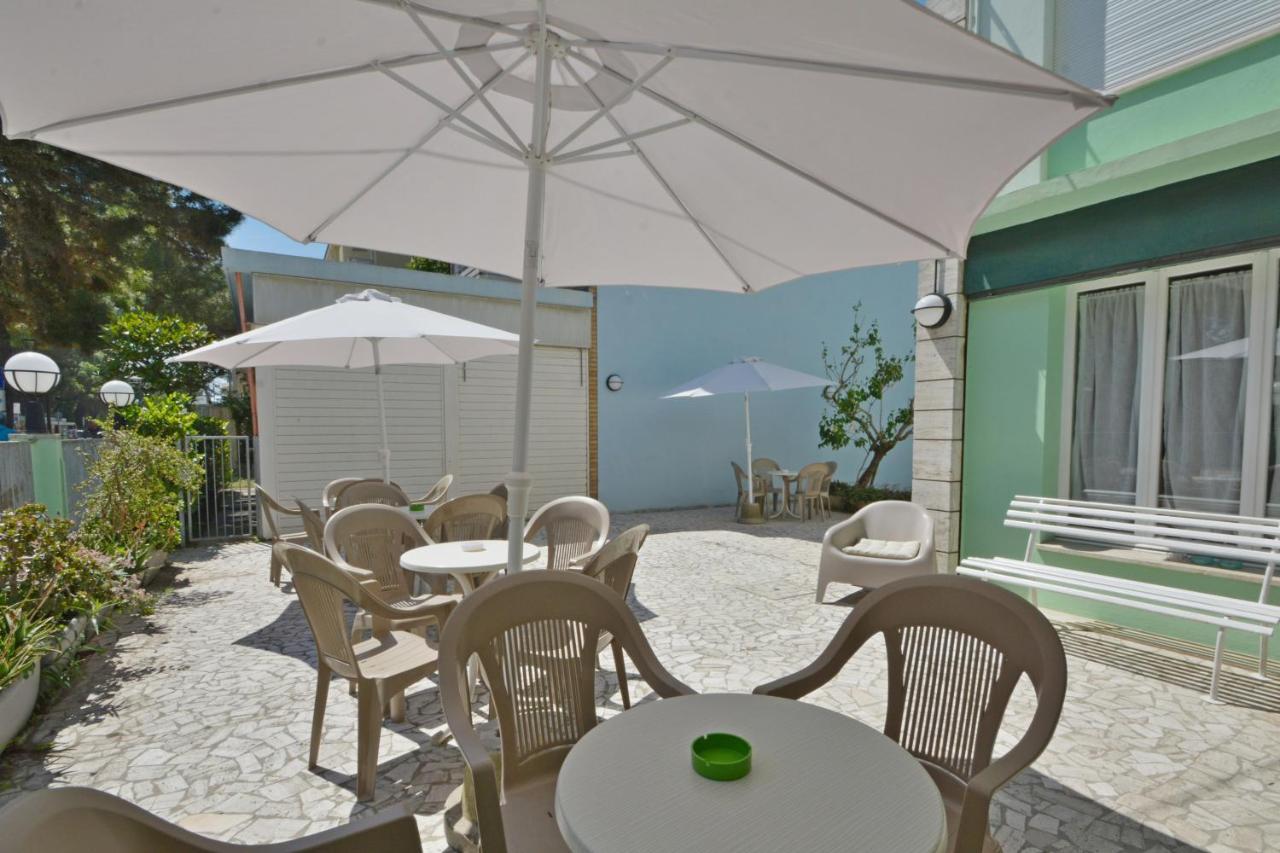 Hotel Maddalena Marina di Ravenna Εξωτερικό φωτογραφία