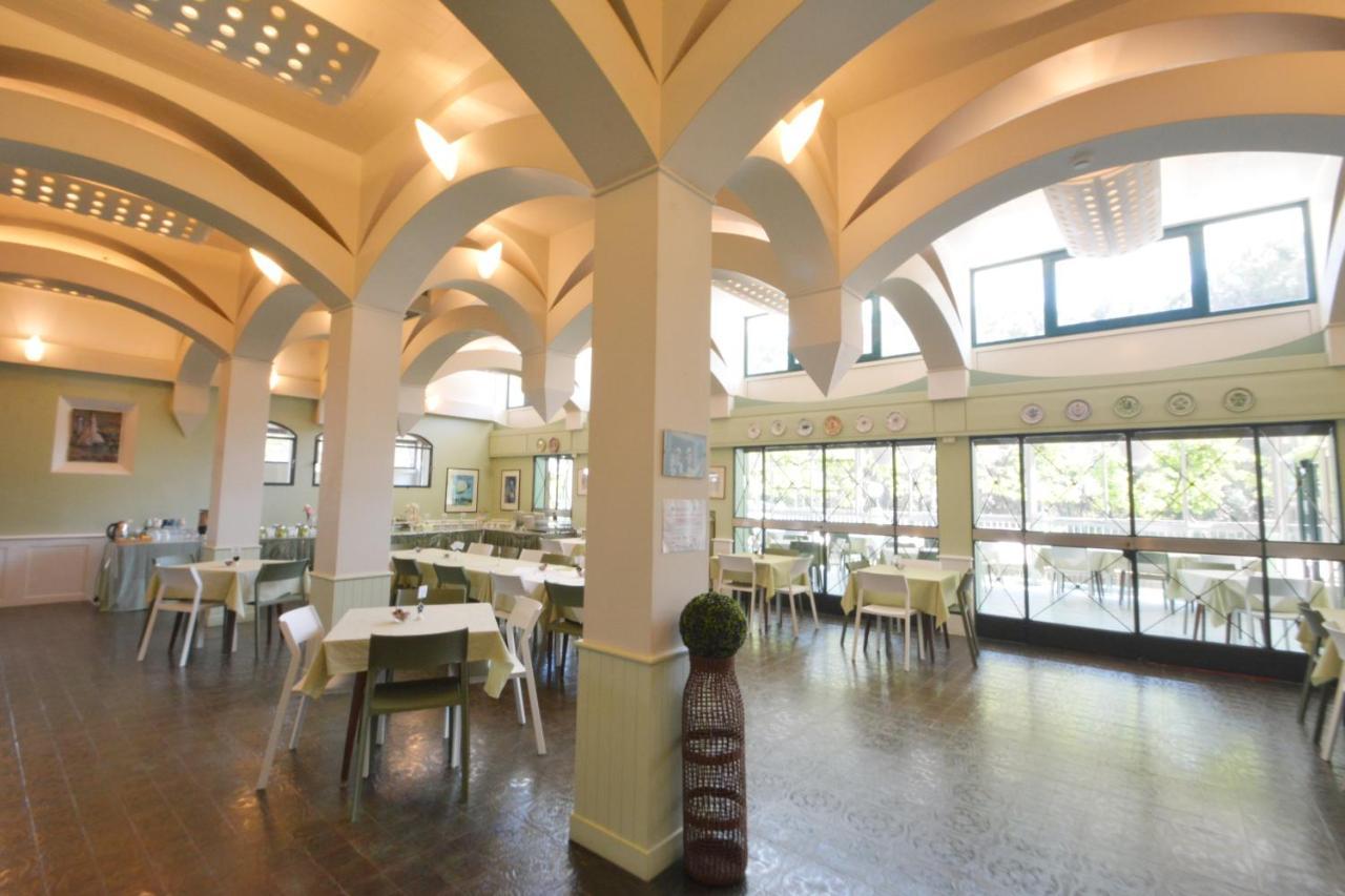 Hotel Maddalena Marina di Ravenna Εξωτερικό φωτογραφία